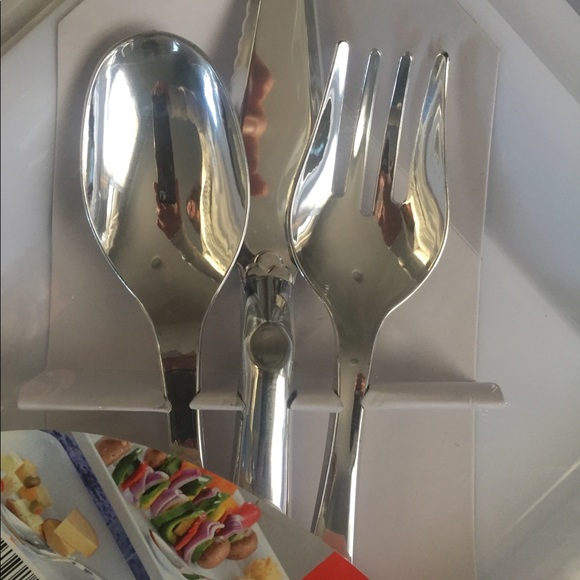 NEW IN PACKAGING! 6 piece serving set - Picture 3 of 3